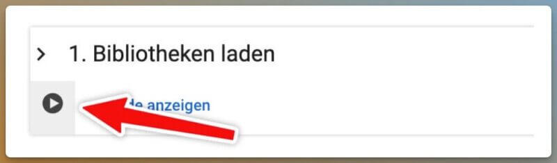 Das Bild zeigt einen Screenshot mit einer grafischen Benutzeroberfläche und einer beschrifteten Schaltfläche, auf die ein roter Pfeil zeigt, die offenbar die Aktion "anzeigen" auslöst.