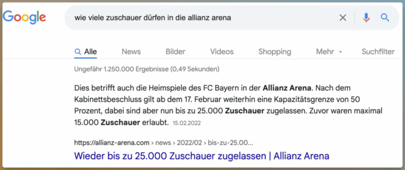 Suchanfrage “Wie viele Zuschauer dürfen in die Allianz-Arena” bei Google im April 2022